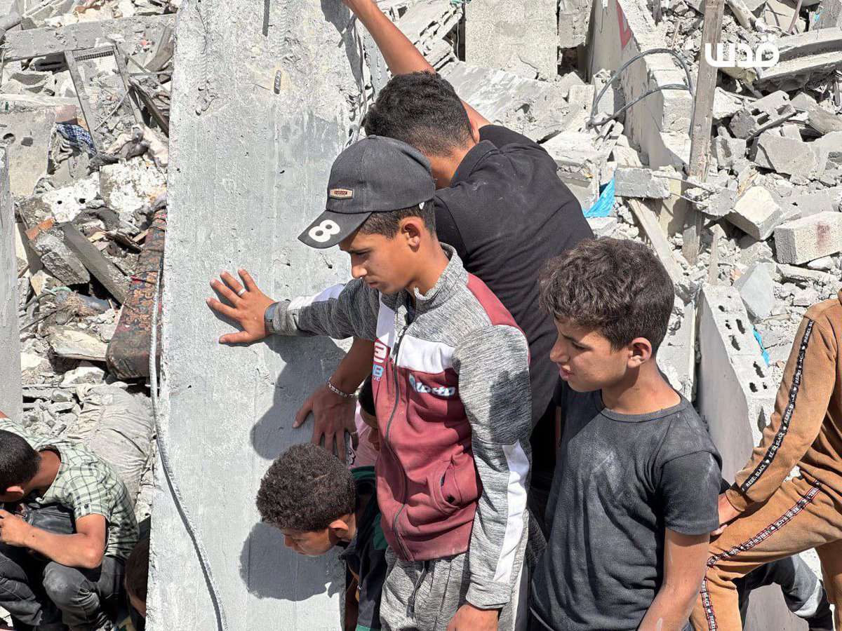 Israeli forces are still bombing Rafah city now. Last night Israel’s warplanes destroyed the Abdelal family home, among many other targets. This morning civil defense returned to the rubble to try to rescue a woman and child who have been missing since the murderous attack.