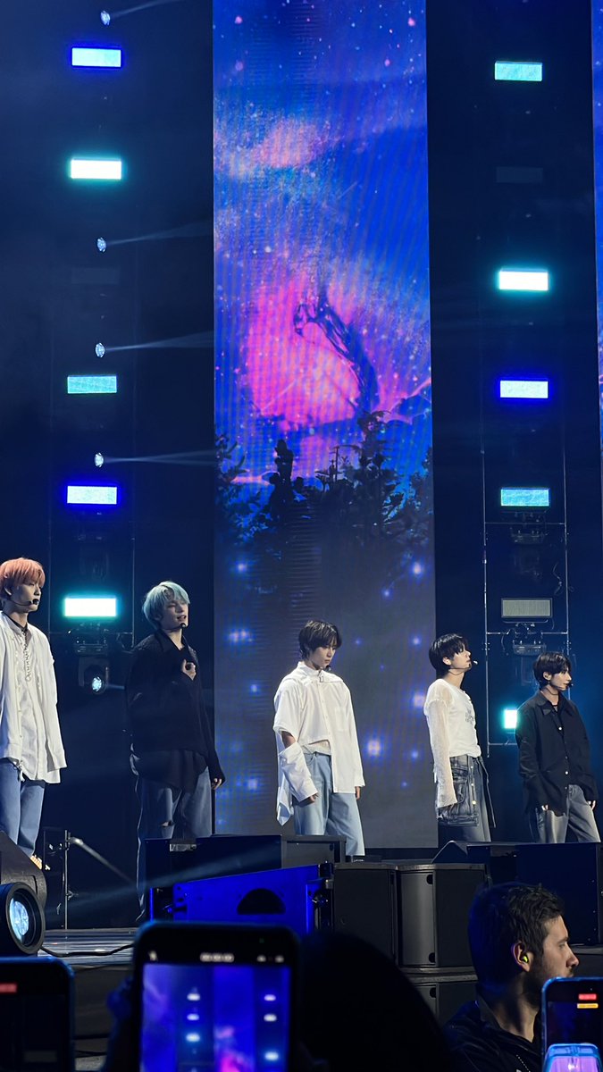 ohjinkookie's tweet photo. TXT at Music bank Antwerp 
#ZotvanTXT @TXT_members https://t.co/xzzDP8BLYN