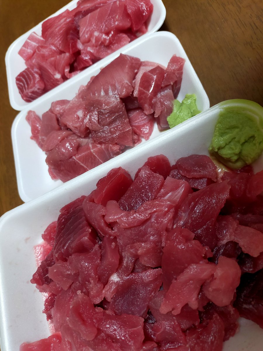 hirochan_rocket's tweet photo. こりゃお得だわ!!
まぐろの切り落としは毎日14時から販売とな
#まぐろ #切り落とし #赤身 #中とろ #大とろ #宇都宮 https://t.co/AJ80XB1Zg2