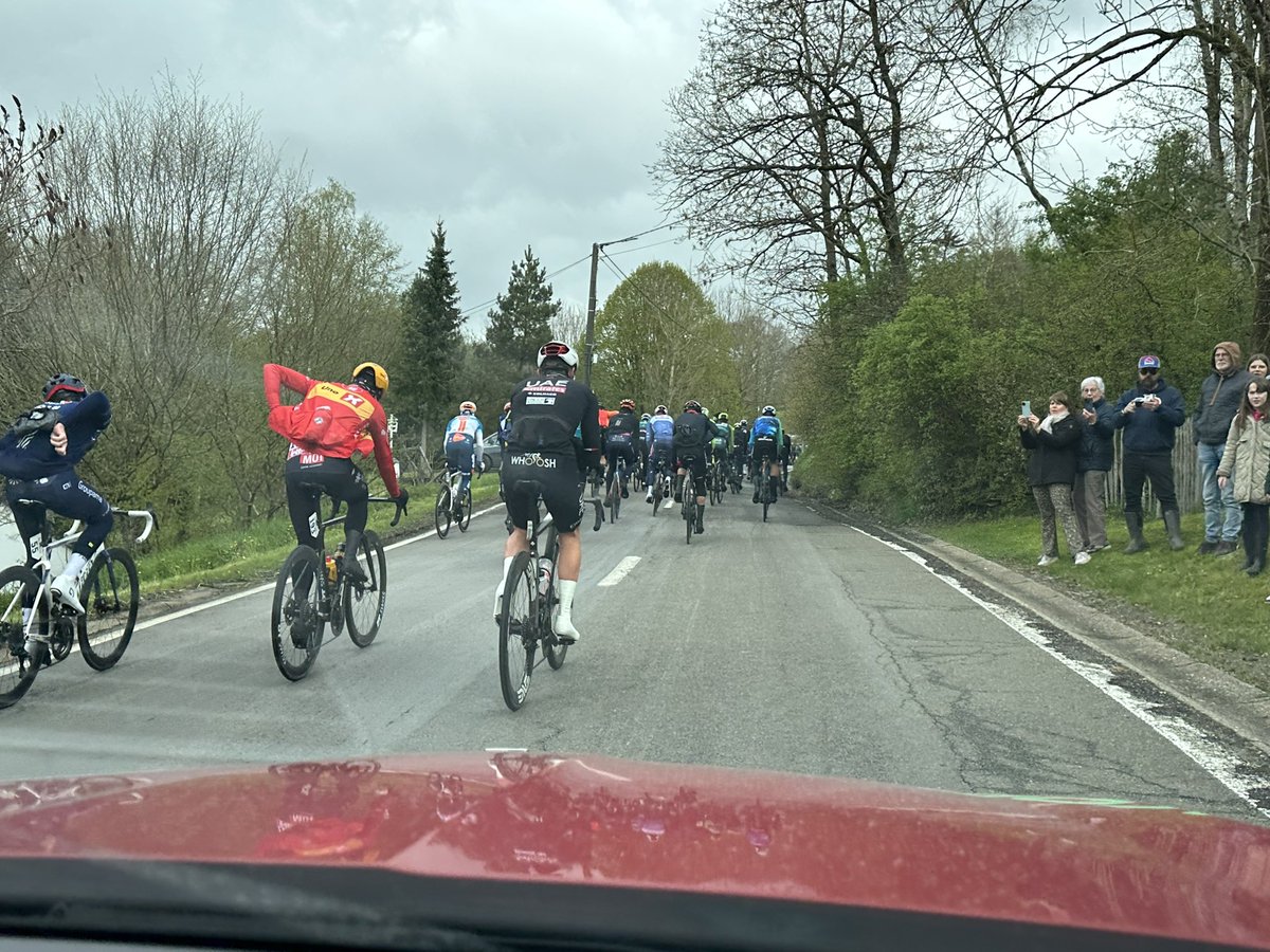 Km125: spot the difference between @TamauPogi and the others !!!! @LiegeBastogneL #LBL