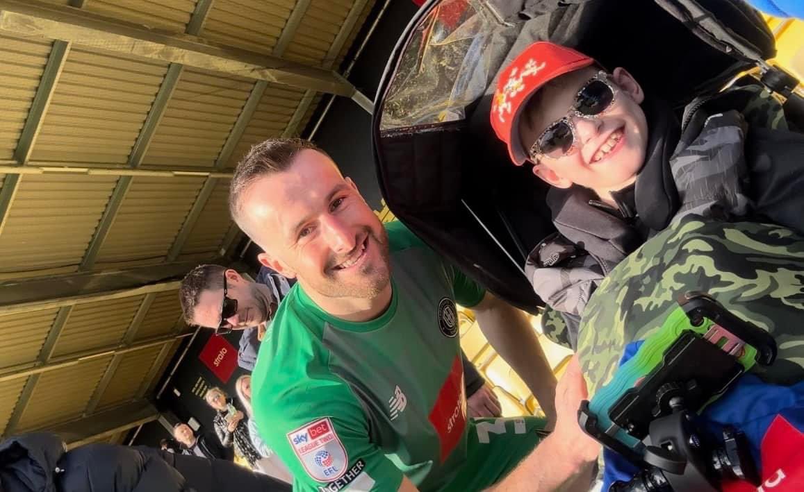 Simon Day tweet media