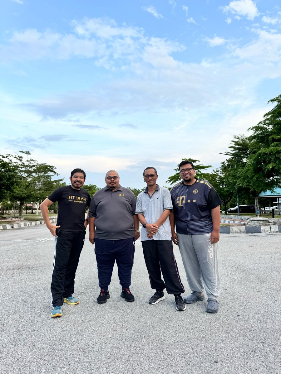 Alhamdulillah, petang ini berkesempatan untuk jogging di sekitar @DOSM_ILSM bersama anggota @StatsMalaysia yang hadir bagi Taklimat Operasi Survei Pendapatan, Perbelanjaan Isi Rumah dan Kemudahan Asas 2024/2025.
#DOSM
#BanciPertanian2024
#HIES2024
#KPDOSM
#StatistikNadiKehidupan