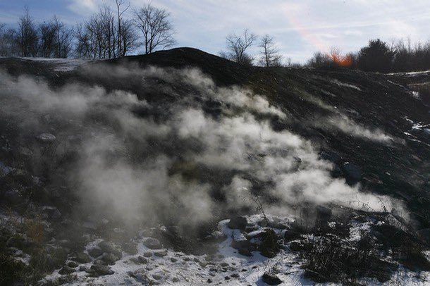 SusanXconnect's tweet photo. In 1952, a town in Pennsylvania named Centralia became abandoned due to a coal mine fire that has been burning beneath the ground for decades, making it uninhabitable to this day.
Low market cap, high growth @SenderLabs 
#Cookie3 #cookie 🫡
@cookie3 https://t.co/qxL5usKyFr