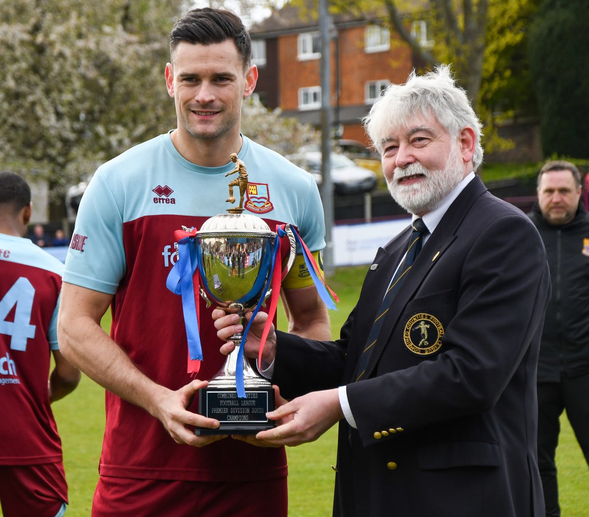 The skipper @RyanKinnane collecting the league trophy from Chris Conlon, Chairman of the Combined Counties Football League yesterday 🏆 *𝘵𝘩𝘪𝘴 𝘪𝘴 𝘵𝘩𝘦 𝘭𝘢𝘴𝘵 𝘬𝘯𝘰𝘸𝘯 𝘱𝘩𝘰𝘵𝘰𝘨𝘳𝘢𝘱𝘩 𝘰𝘧 𝘵𝘩𝘦 𝘵𝘳𝘰𝘱𝘩𝘺 𝘣𝘦𝘧𝘰𝘳𝘦 𝘪𝘵 𝘸𝘢𝘴 𝘥𝘳𝘰𝘸𝘯𝘦𝘥 𝘪𝘯