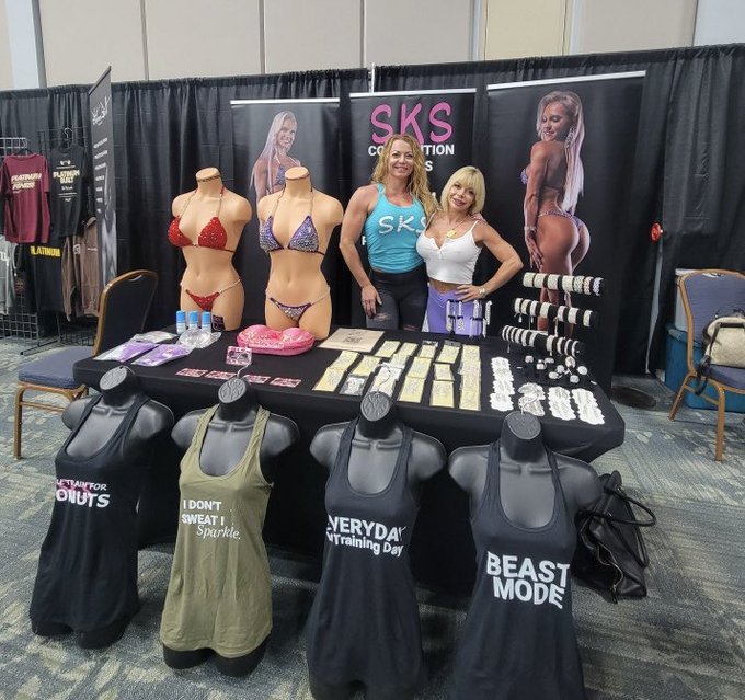 Went down to the beach to check out a bodybuilding show and promote my show bikini designer with my coach<a href="/tag/bikinicompetitor"class="tags"><span>#bikinicompetitor</span></a><a href="/tag/sixdaysout"class="tags"><span>#sixdaysout</span></a><a href="/tag/truenoviceclas"class="tags"><span>#truenoviceclas</span></a>