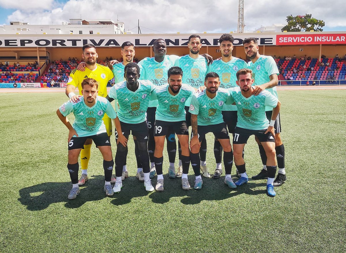 Se inicia el partido en la Ciudad Deportiva de Lanzarote. #3RFEF Jornada N. 30 #UDLanzarote 0 #CDMarino 0 Minuto 🕐 00:01 #VamosMarino