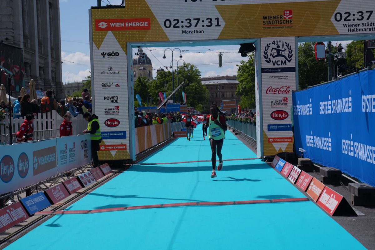 TheOPECFund's tweet photo. #OPECFund Rookie Team: Winny Kosgei aus #Kenia hat den @Vienna_Marathon auf Platz 13 mit einer Zeit von 02:37:32 erfolgreich beendet. Herzlichen Glückwunsch 👏 🇰🇪 #GoFurtherGoTogether #TogetherWeRun #VCM #ViennaCityMarathon https://t.co/l5F4puWTR6