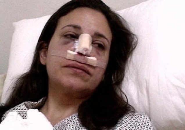 EmaFigueroaC's tweet photo. Así trata el chavismo a las mujeres: María Corina Machado brutalmente golpeada en el parlamento por hombres y una mujer del régimen tras denunciar el fraude electoral de Maduro en 2013. https://t.co/tCMMcOYf5J