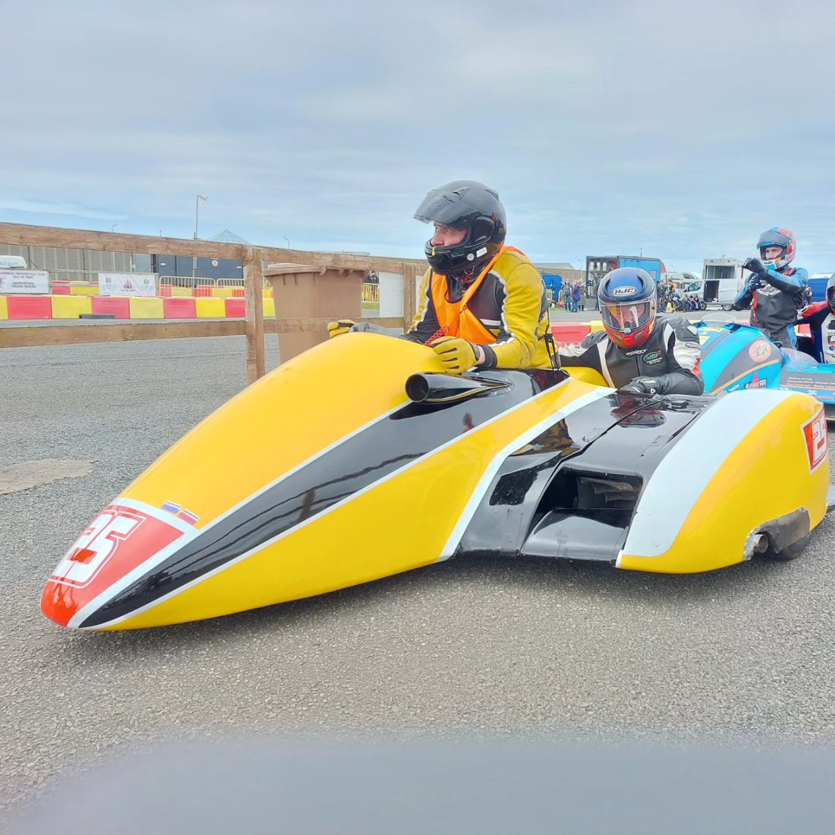 Ian (crash test dummy) is out with Dave Marshall. 
It's all about the taking part
@Andreas__Racing
@3WheelingTT 
#livingthedream #racing #racinglife #sidecarracing #3wheeling