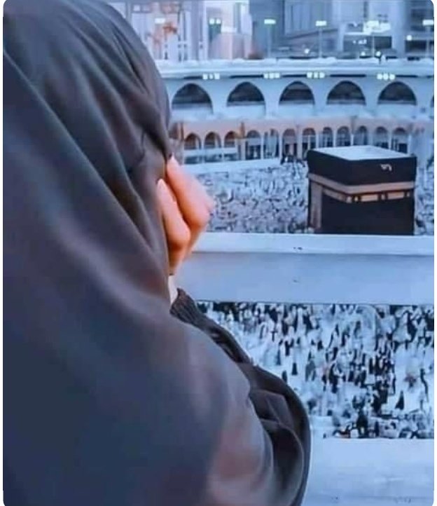 A pray for the day when I can be near the Kaaba walls. Ya Allah give every Muslim a chance to visit Kaaba.❤️🙏🥀