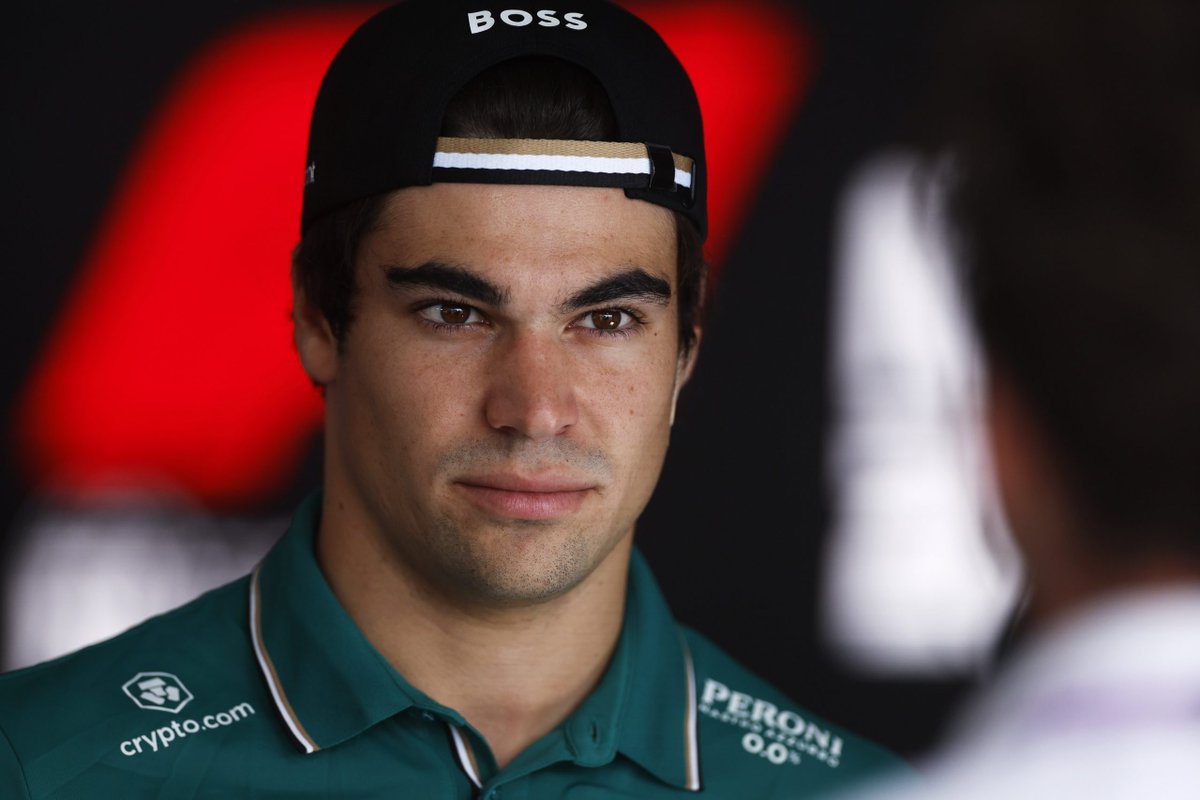 Zecteur_F1's tweet photo. 🔴 Daniel Ricciardo réagit après son crash avec Lance Stroll.

"L'argent est sûrement son seul talent."

#F1 #ChineseGP 🇨🇳 https://t.co/e8SKZP2Kak