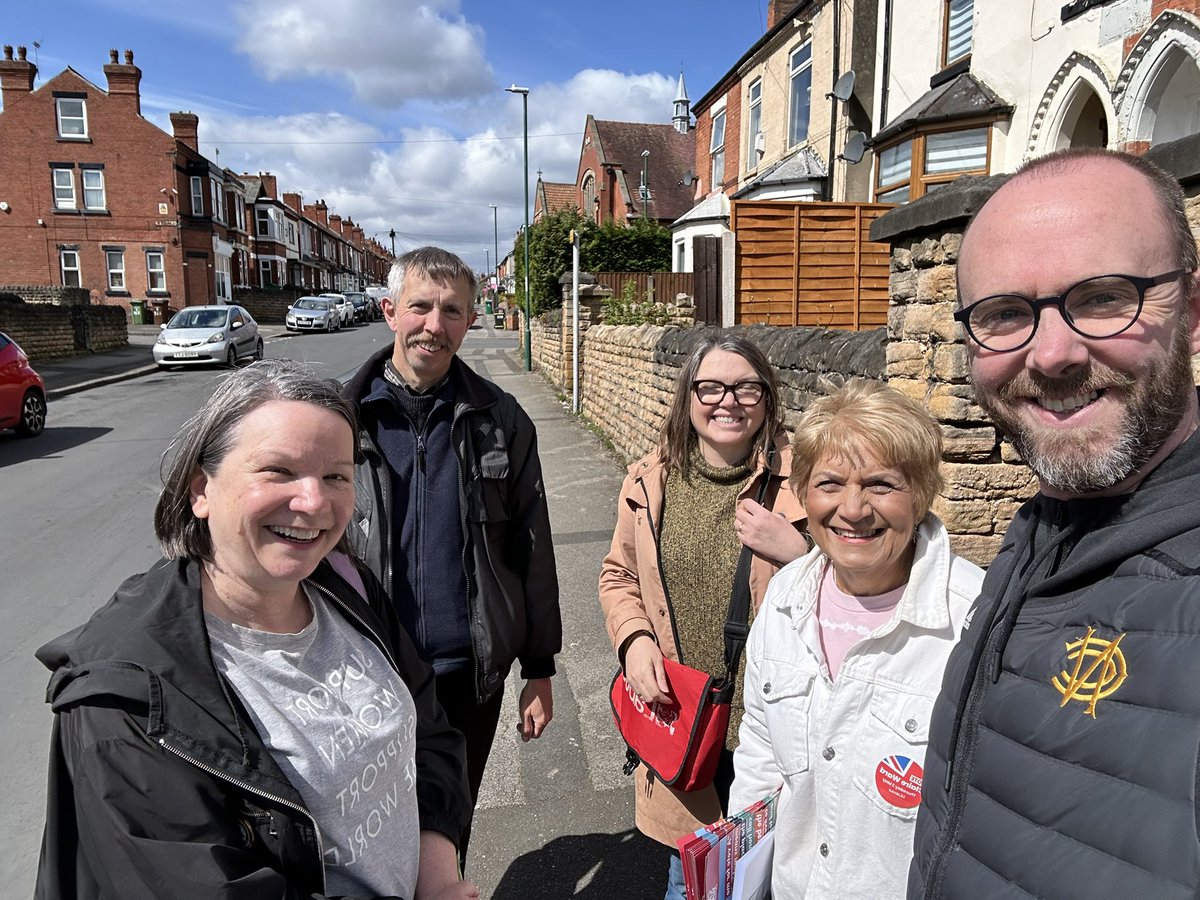 Lovely morning canvassing around Bulwell with @CllrBarnard and @MyNottingham Labour councillors for @ClaireWard4EM