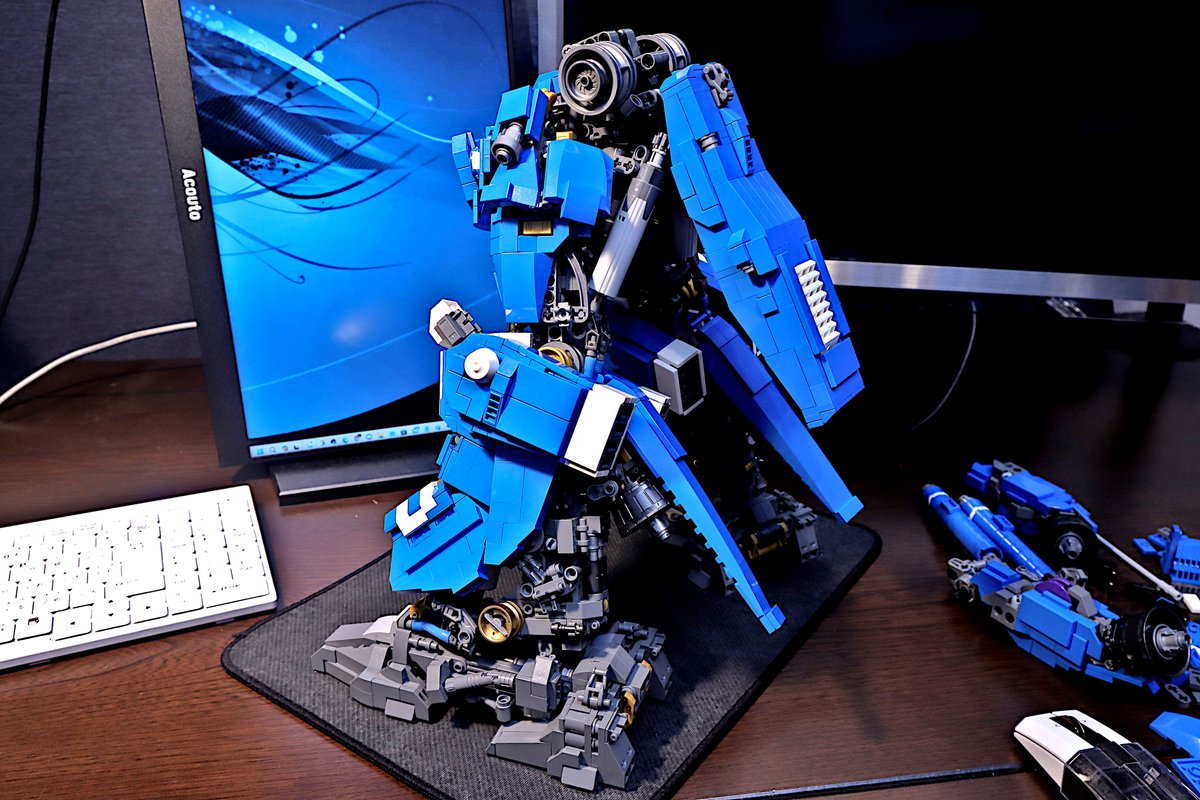 レゴ製　mk-Ⅴ進捗

D1では隠れていたので気にならなかったのですが、剥き出しになっている足首周辺のディテールがちょっとうるさい感じもしますね