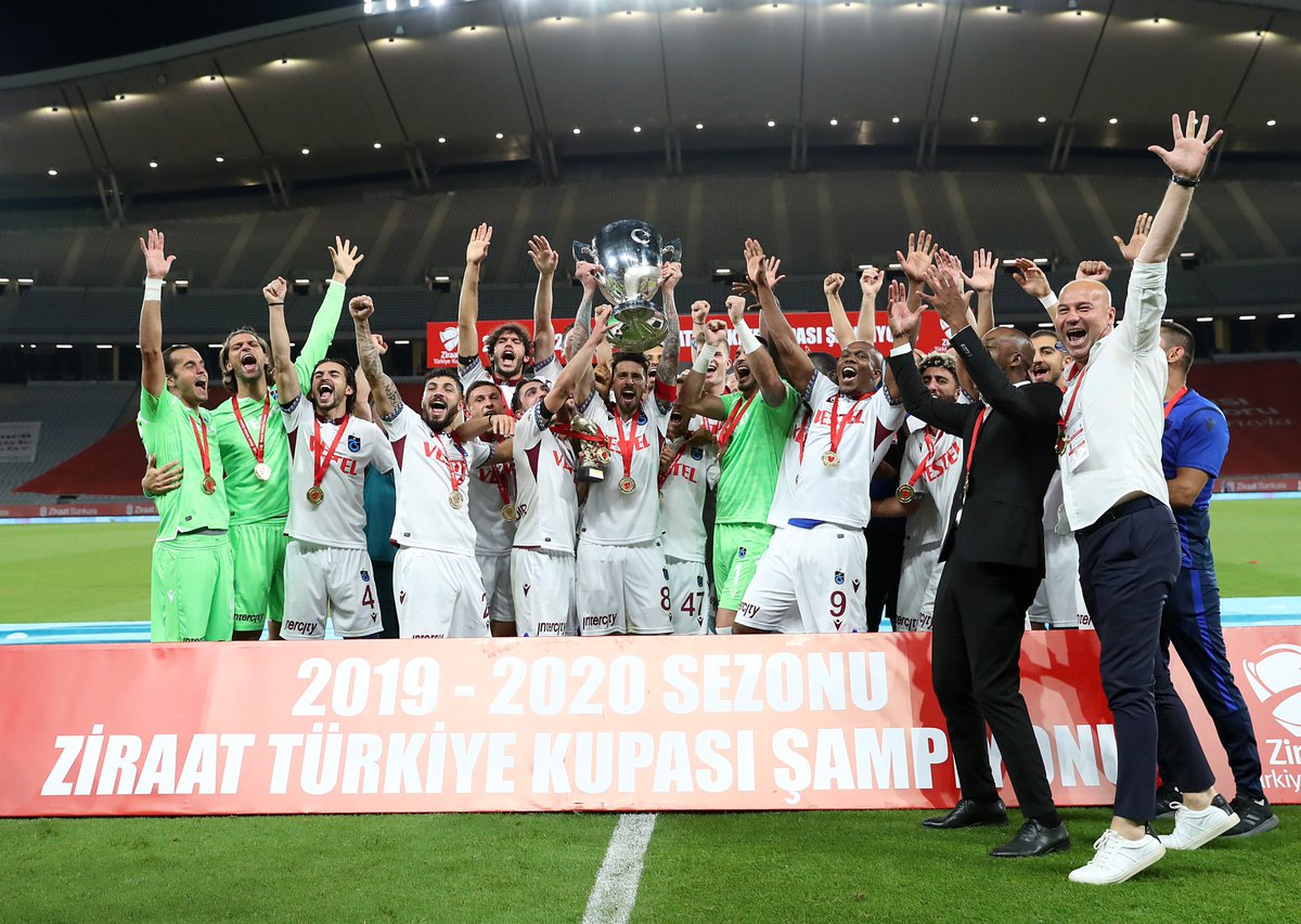 Birçok kez başardığımız gibi bu sezon da Ziraat Türkiye Kupası'nı kazanacağımıza dair inancımız TAM. Oyuncularımıza, hocamıza, teknik ekibimize; tüm bileşenleriyle Trabzonsporumuza güveniyoruz. #HedefKupaYolumuzAvrupa