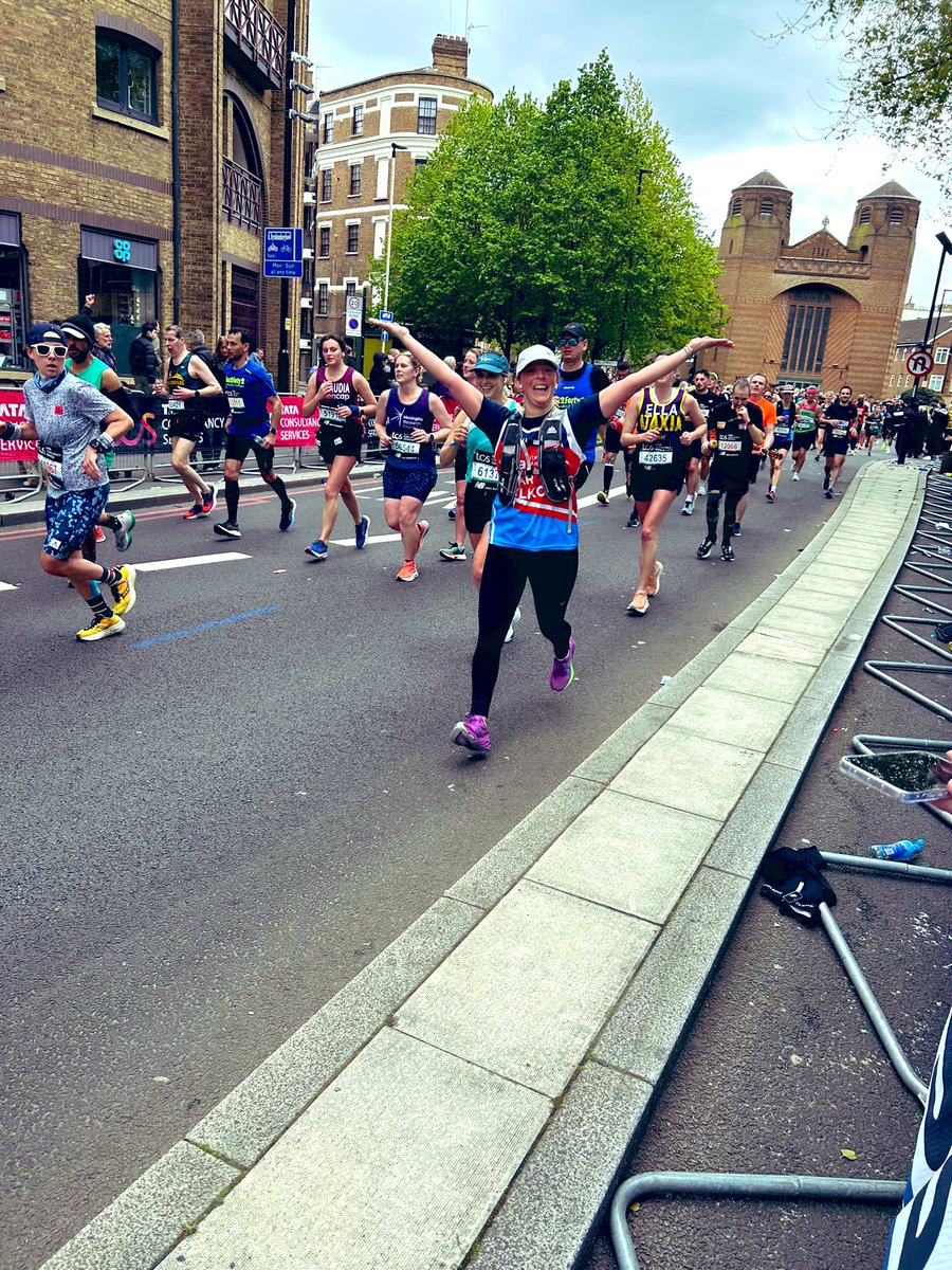 SSAFA's tweet image. Oh, if you feel like lovin’ me
If you got the notion
We second that emotion!

#LondonMarathon #TeamSSAFA #WeRunTogether