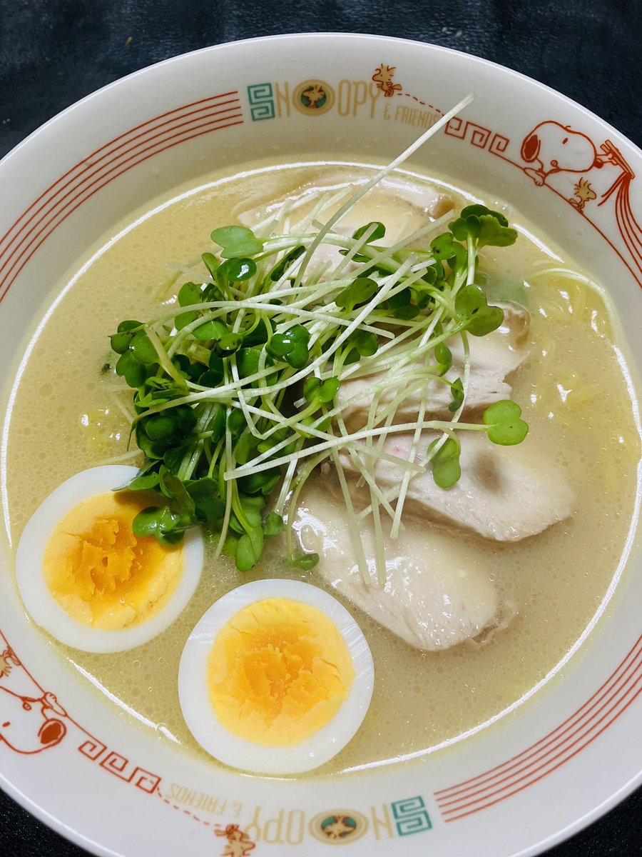 麺や　しゃろん

鶏白湯塩ラーメン

イオン×けせらせらの冷凍ラーメンです。