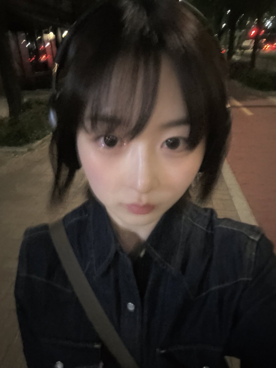 WE_NMIXX's tweet image. 바람 때문에 눈물 나는겨

#NMIXX #엔믹스 
#해원 #HAEWON