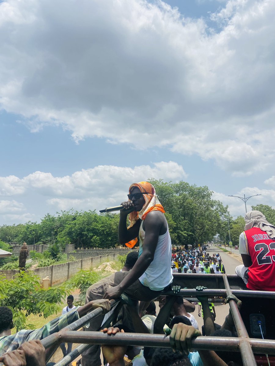 sarfo_messi's tweet photo. Excerpts from our float on Saturday morning. 

@UenrSrc @nugs_uenr @uenrtoday @AskUenr 

#FurahaFreshersAkwaaba
#UenrDormaaCampusToLimelight https://t.co/alLaKmINaY