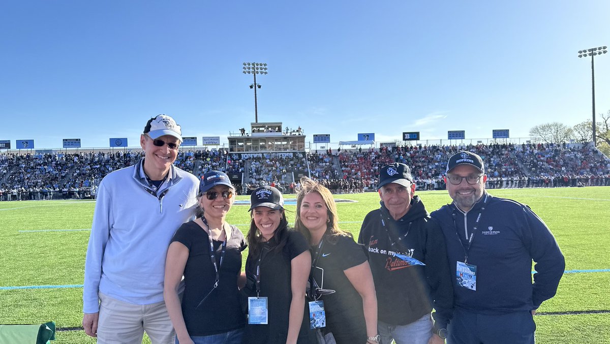 Lit day at Homewood with Co-captain of Defending National Champ ⁦@JHUArtsSciences⁩ ⚽️ team ⁦@katiachiampas⁩ - rising ⁦@CiccaroneCenter⁩ ⭐️ + Lori & ⁦@GeorgeChiampas⁩ - Grand Poobah of ⁦@ussoccer⁩ Medical + ⁦Sports 🫀 ⁦@LiliBarouch⁩ #Recount