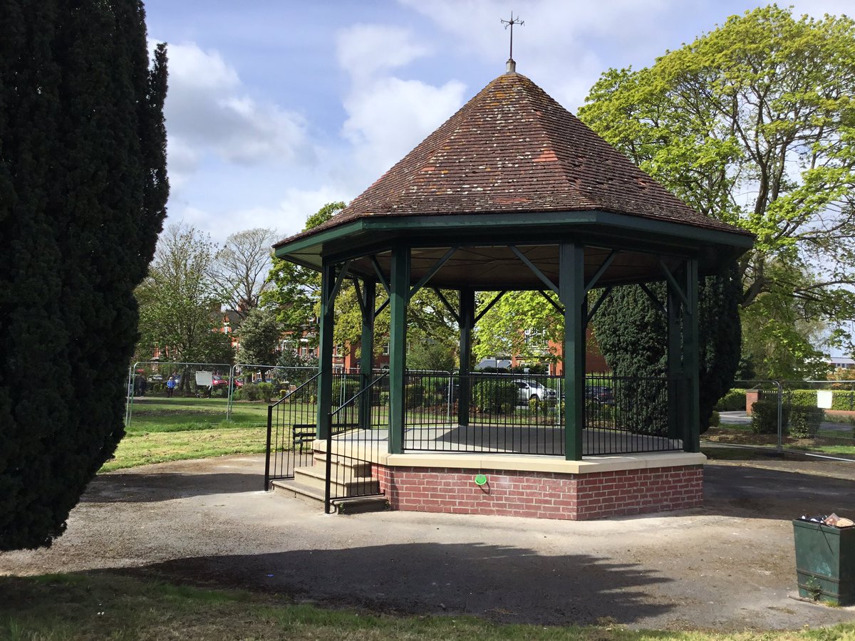 Many Goole residents will be really pleased and relieved to see the Riverside Park Bandstand in really great condition. It looks wonderful. Thanks to Goole Town Council. #goole @junctiongoole