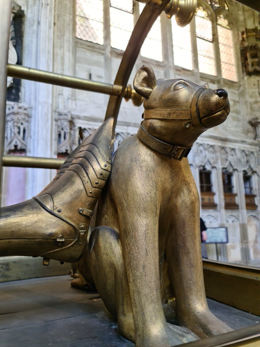 [Exit, pursued by a bear] 

The Winters Tale Act 3.

Bears of the Beauchamp chapel at St Mary’s Warwick.

#shakespearesunday #animalsinchurches #warwick #westmidlands