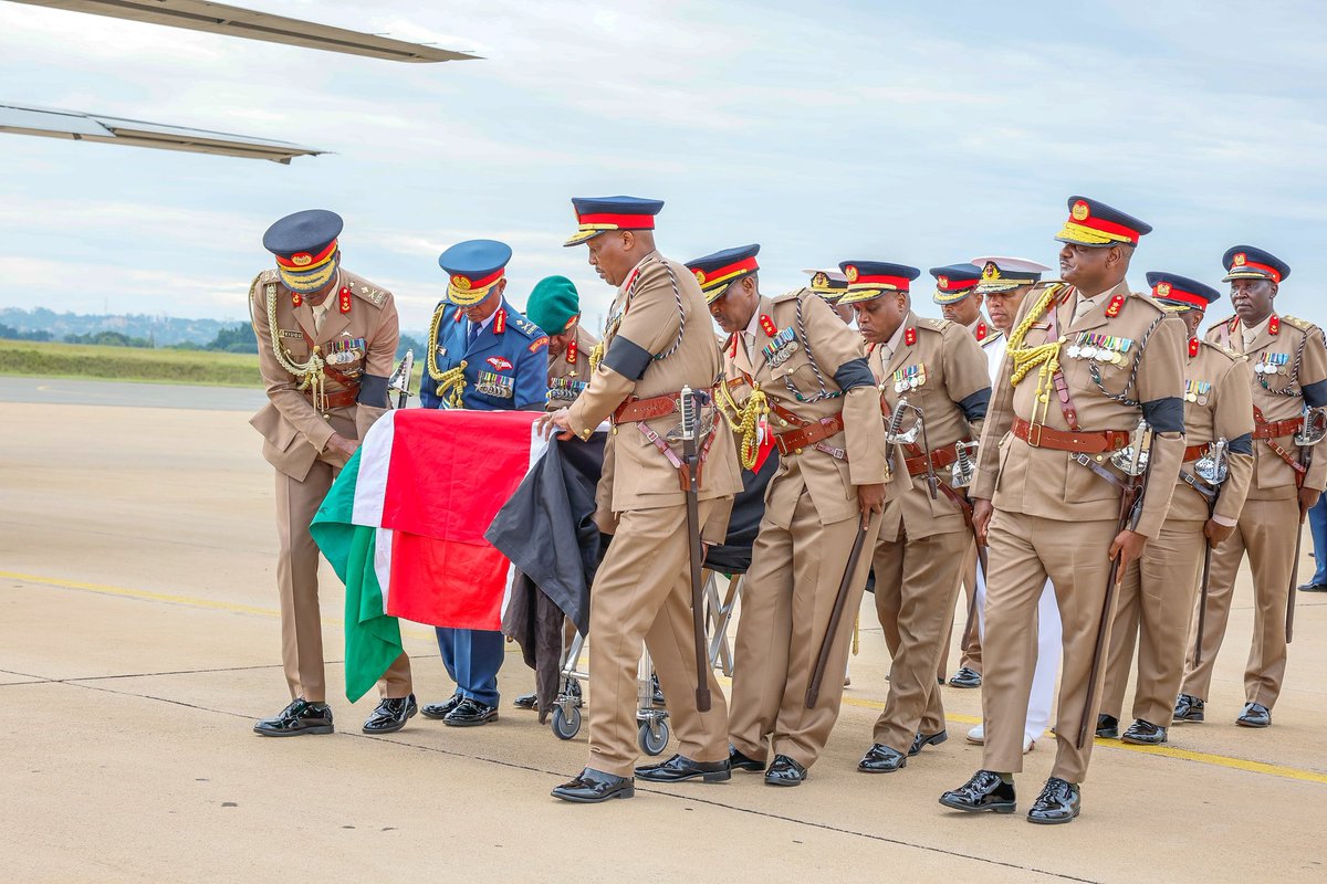 Deputy President @rigathi Gachagua has arrived at Kisumu International Airport. He is headed to Ng'iya, Alego Usonga Constituency in Siaya County, to join President William Ruto ahead of Chief of Defence Forces General Francis Ogolla's final journey.