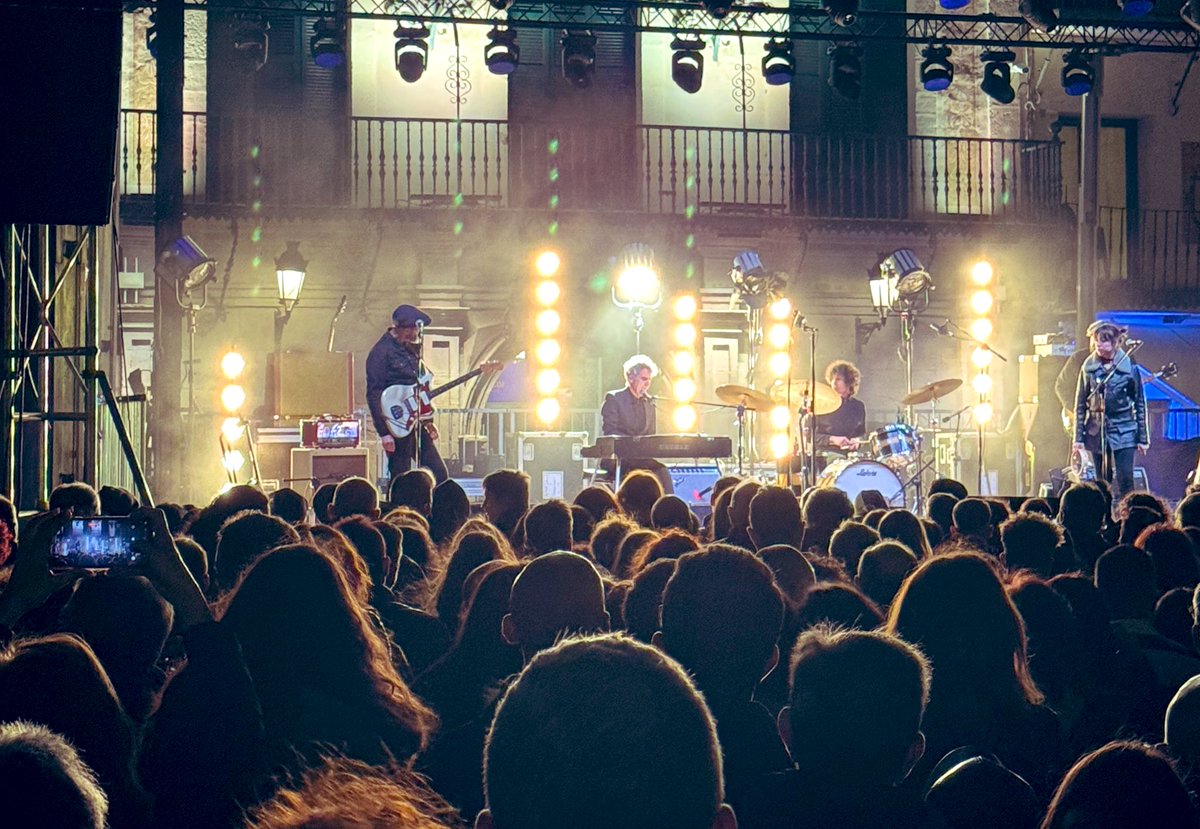 TUDELA ON FIRE
A pesar del frío , el show fue muy cálido .
Mil gracias Tudela !
💙
#septiembretour2024