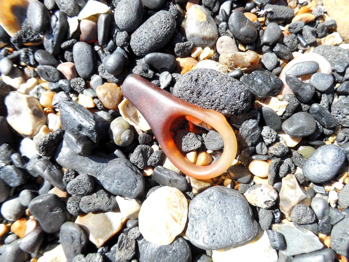 Beachy Bits and Bobs!! #beachfinds #seaglass ##beachcombing #curiosities #oceanplastics #cullercoats #treasure #pottery