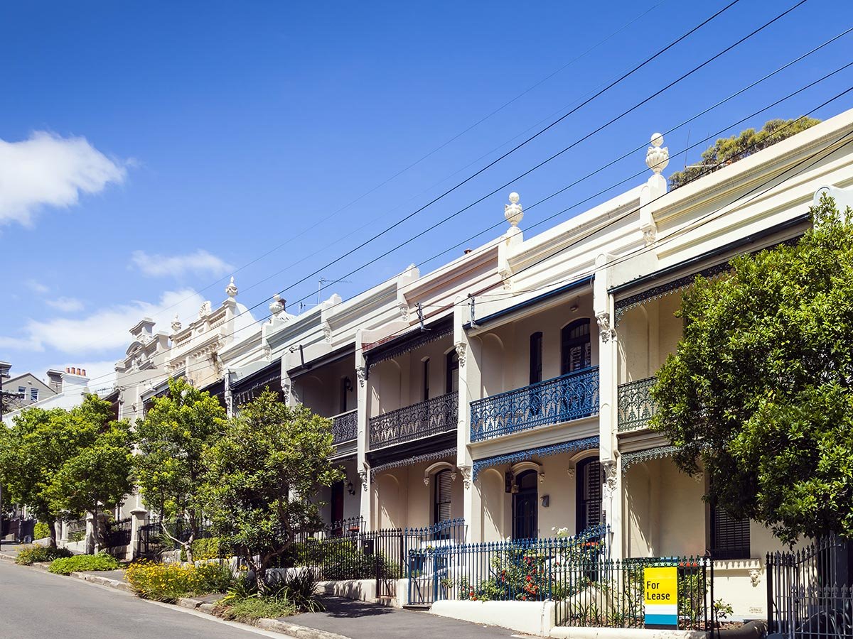 @wheelreinvent I also don't get the hesitancy to just build terraces/rows and sharing the wall? These and many similar new developments basically are anyway but without the efficiencies. And if there is a city anywhere that knew how to build attractive+desirable terraces/rows then it's Sydney!