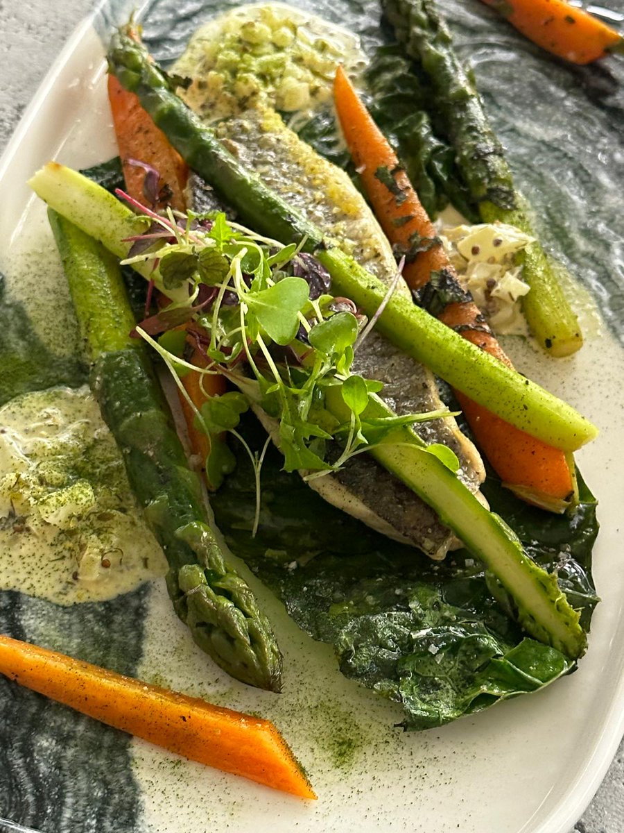 Using, cooking with, plating on everything British & sustainable celebrating Spring. Here's my Wye Valley Asparagus, seabass, Spring leaf, carrot, fennel beurre blanc #keepitcooking #Chefs #foodie #foodphotography #foodstyling #seasonal #sustainable #asparagus #ChurchillCrockery