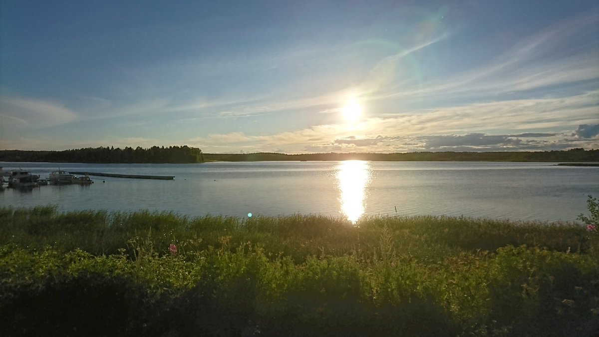 Sunset, Töre, Sweden

#schweden #sweden #toere #sun #sonne #sunset #sonnenuntergang #wasser #water #outdoorliving #peace #innerbalance #travel #Natur #nature #trekking #hiking #freedom #freiheit #wandern #outdoor #frieden #travelphotography #intothewild