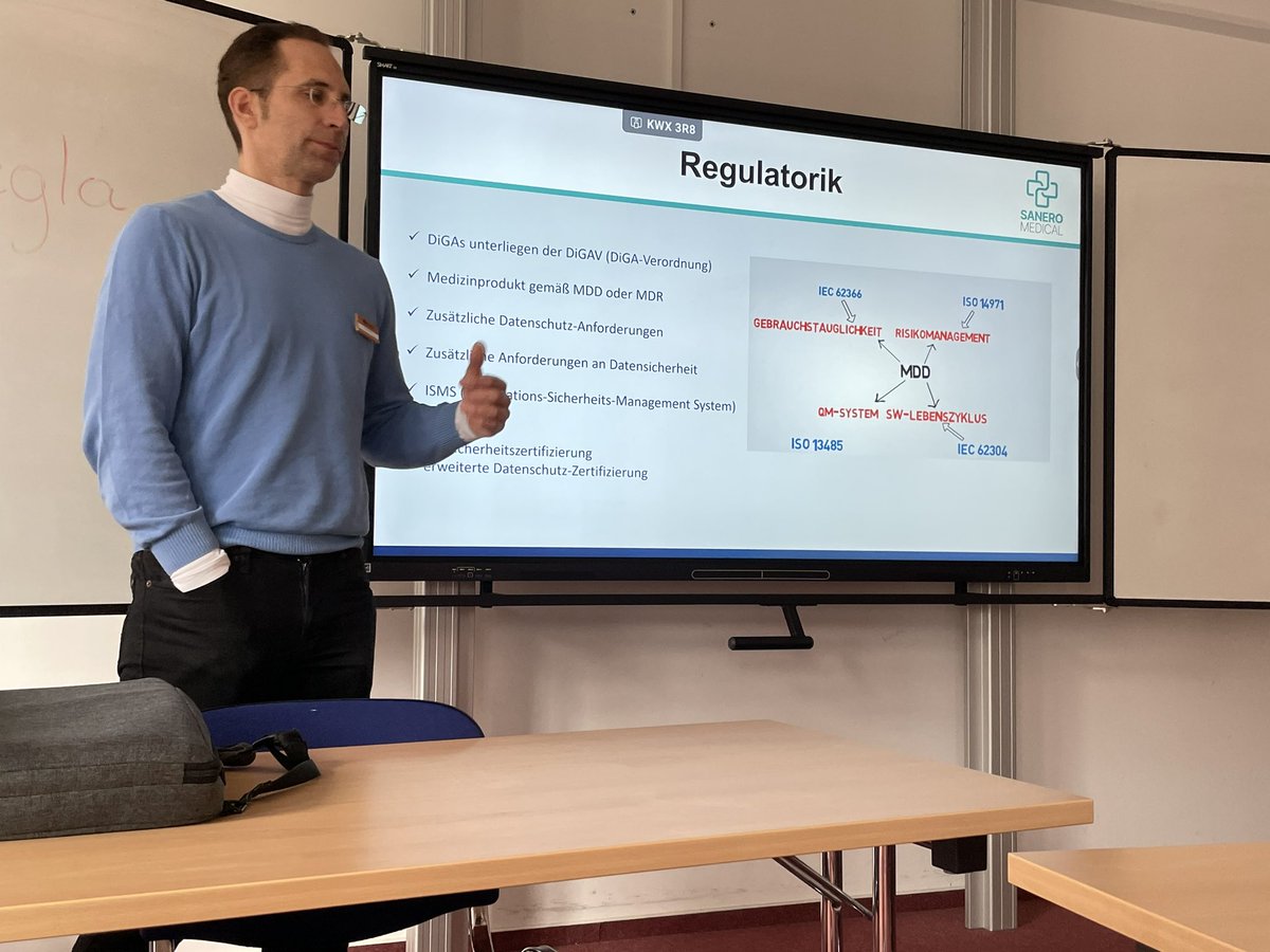 medinfode's tweet photo. Natürlich durfte auch das Thema #Gesundheitskompetenz nicht fehlen! 
Das auch in anderen Sessions (Ernährungsmythen (Christina Leipold), AppsAufRezept @andybosch, Digitalisierung & ÖGD @bkastl) seine facettenreiche Komplexität zeigen konnte und wie viel da noch verbessert werden kann. #bcng24