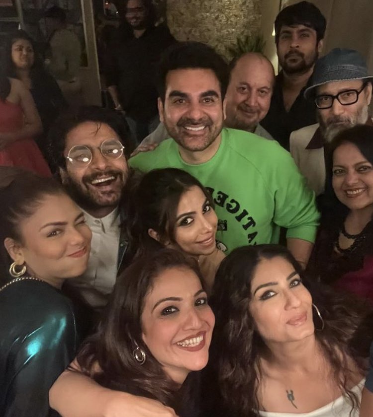 ‘Thank you for all the love that was showered to #PatnaShukla,’ #RaveenaTandon writes as the team celebrated the success of the film @TandonRaveena @arbaazSkhan @RajuKher1 #ShuraKhan #ChandanRoySanyal