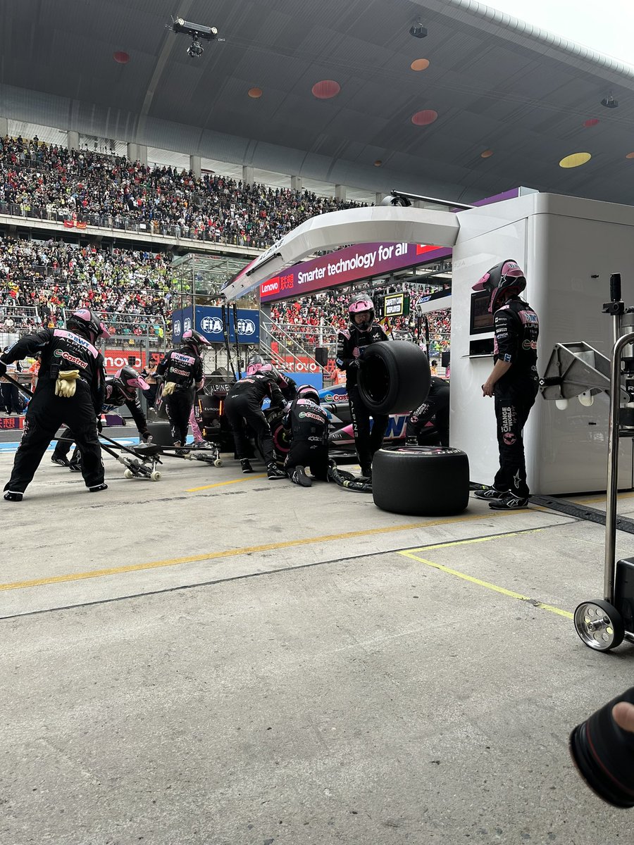 AlpineF1Team's tweet photo. A double stop under the VSC, both switching to new Hards. 

OCO - P12
GAS - P19 https://t.co/Tm5v1sDzEX