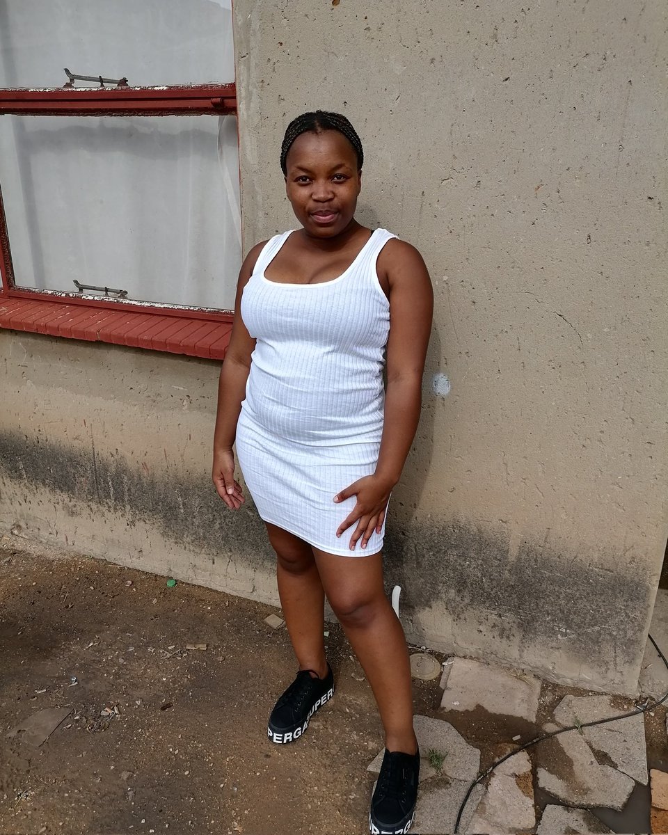 #uMjoloWithAzola

From Mohlakeng, Randfontein
24 years old ❤️