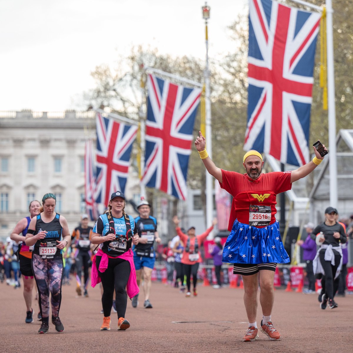 Good luck to everyone taking part in today's TCS @LondonMarathon! Remember your training, take inspiration from the crowd, and savour every moment of this great race. We'll be cheering you on all the way to the finish line.