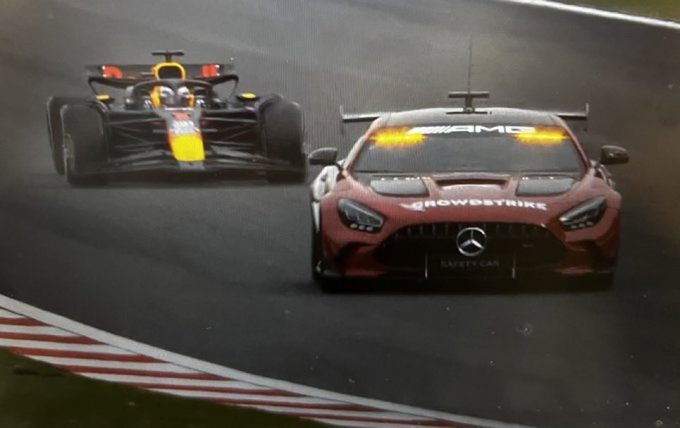 fastpitstop's tweet photo. Nice to see Mercedes leading a race 

#F1 #chineseGP https://t.co/fHm4uVDRdD