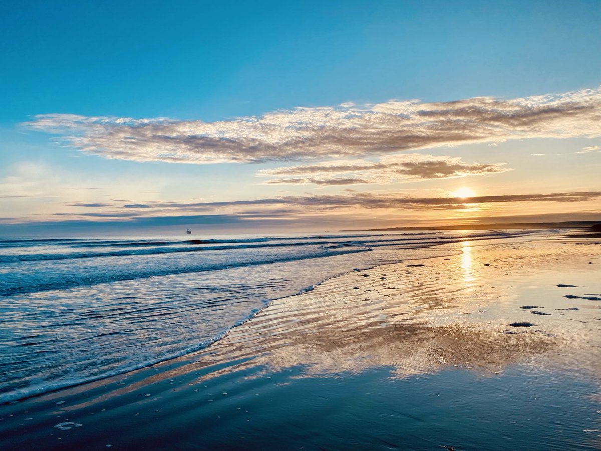 It’s going to be a good day! #Castlerock beach #Sunday morning