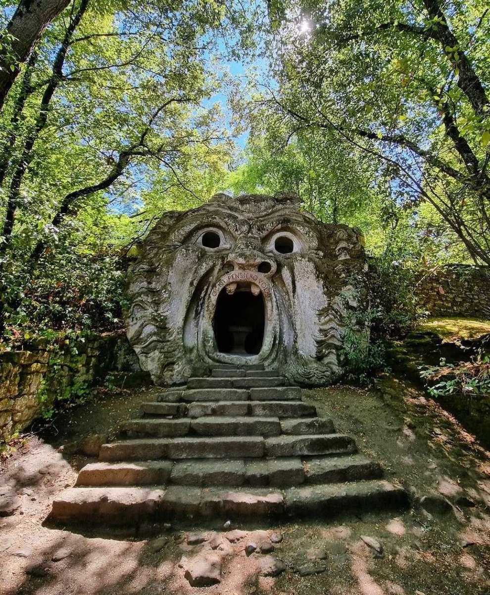 Benvenuti nel #ParcoDeiMostri di #Bomarzo, luogo realizzato dall'architetto e antiquario rinascimentale Pirro Ligorio 👉 visitlazio.com/parco-dei-most… 📷 Ig michelamazzucca #VisitLazio #LazioIsMe #LazioEternaScoperta