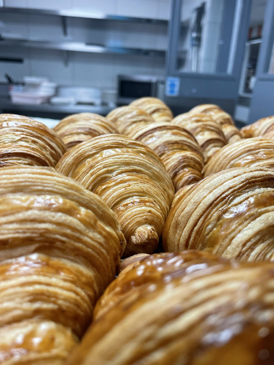 anik_cheff's tweet photo. It’s all about a balancing act between time, temperature and ingredients 🍁 that’s the art of baking 😉 https://t.co/URvTRj4wG0