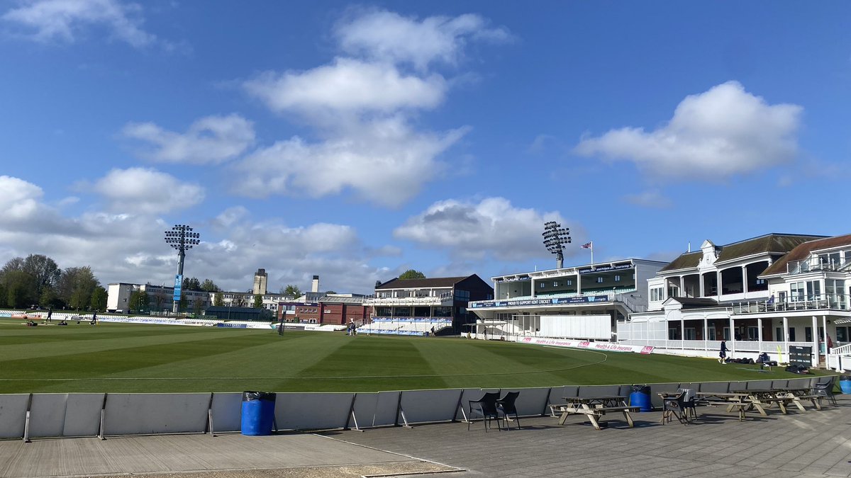 Good morning from a sunny @Spitfire_Ground 🌤️ 🎟️ Gates open at 10:00 for Day Three of @KentCricket vs. @surreycricket - tickets are available at the gate for some Sunday @CountyChamp action