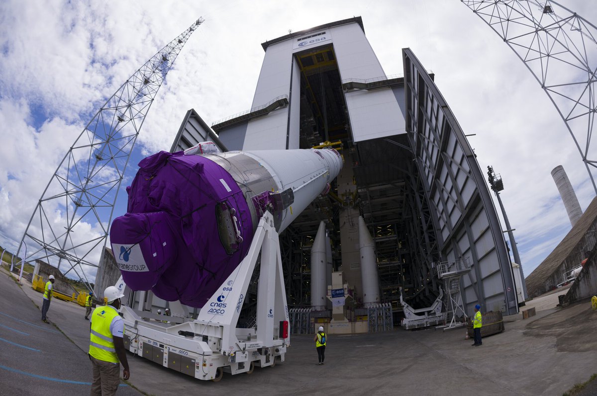The next step on the road to launch is moving the central core to the launch pad, and hoisting it into its upright, launch position. This photo shows the #Ariane6 test model during verticalisation esa.int/ESA_Multimedia…