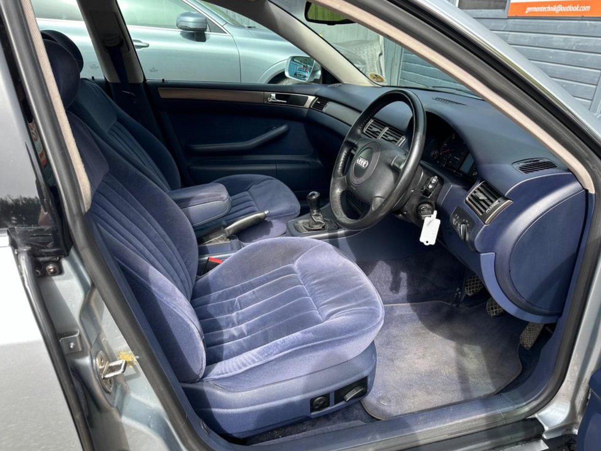 Sunday’s Autotrader spot is this 1 owner 1998 Audi A6 TDi with a truly sumptuous interior. The golden era for Audi. #Audi #ClassicCars #ModernClassics
