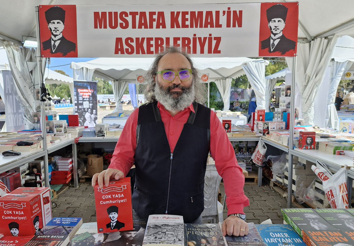 İzmir Kitap Fuarı'ndayım. 24 Nisan akşamına kadar @ileriyayinlari standında olacağım. Kültür Park'ta buluşalım.