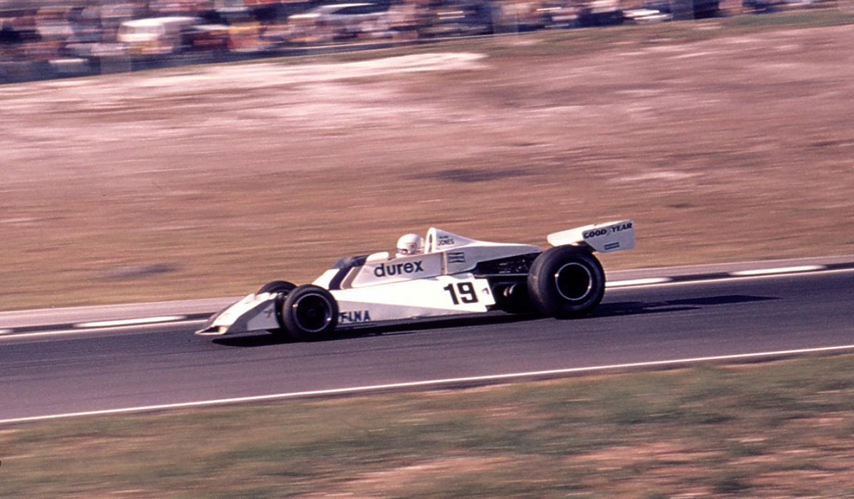 . 🏁Alan Jones #Surtees TS19 By Phil K Dick BritishGP 1976 #F1 🏁 Pictures taken by Phil K. Dick at the British Grand Prix held at Brands Hatch in 1976. 🏆 internal-combustion.com/nuvolari/pictu… 🏆 .