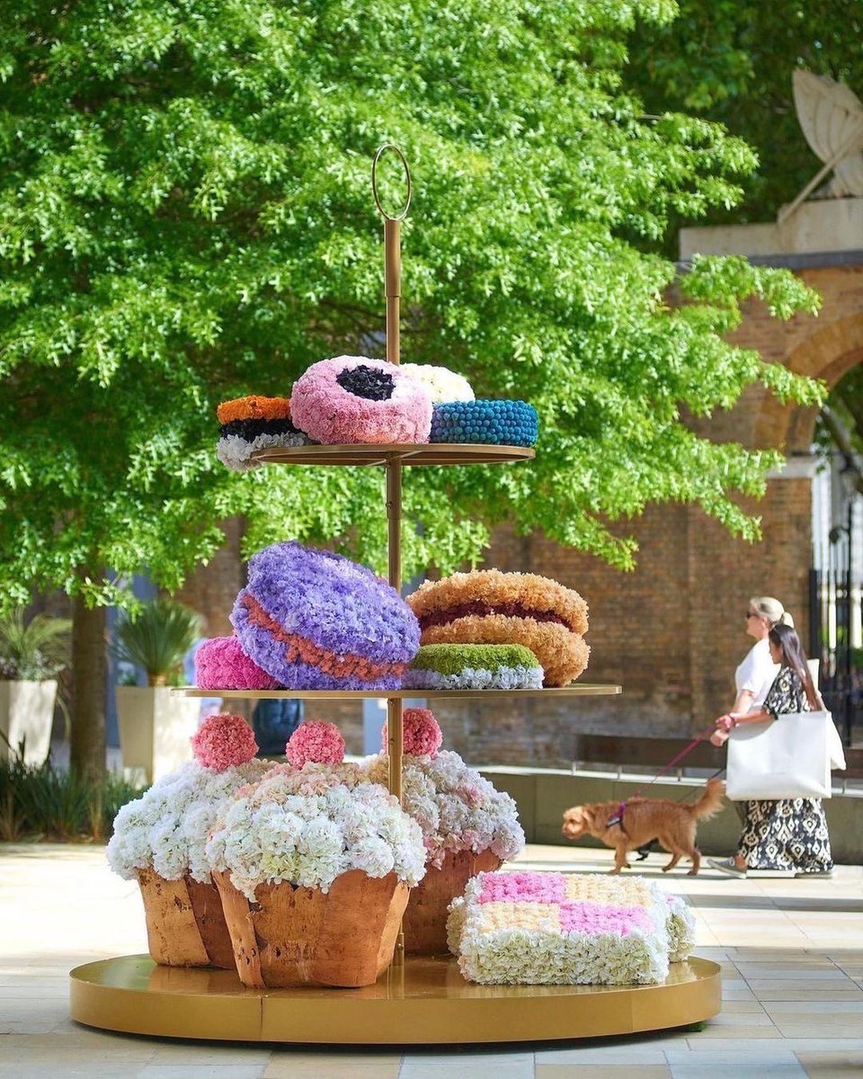 Only a few weeks to go until Chelsea in Bloom and this year’s theme is Floral Feasts! 

Who remembers this floral feast from 2022? 

Share this post with your friends to let them know this year’s Chelsea in Bloom is from 20-26 May 🌸

#ChelseainBloom