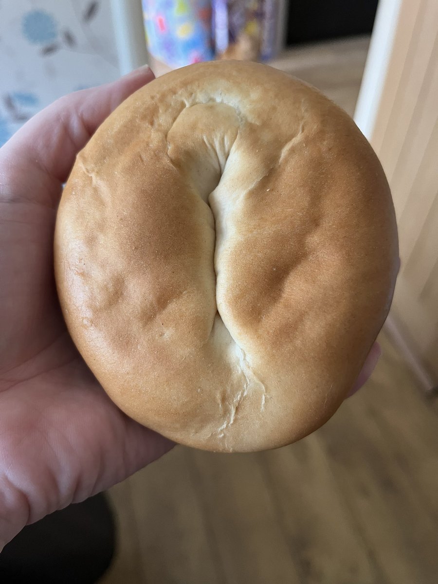 youngxxi's tweet photo. @NYBakeryCo is a bagel still a bagel if it has no hole in it?!? 🤔 https://t.co/KkKSj2ELRj
