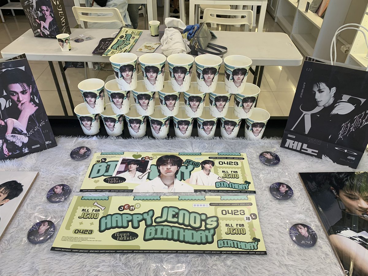 imarkjeno's tweet photo. HAPPY JENO DAY (.◜◡◝ ) 🩵🧁🐶

젠생일 D-2!!!! @JenoBar0423 

#제노 #JENO #HAPPYJENODAY https://t.co/ZG65jw1r0t