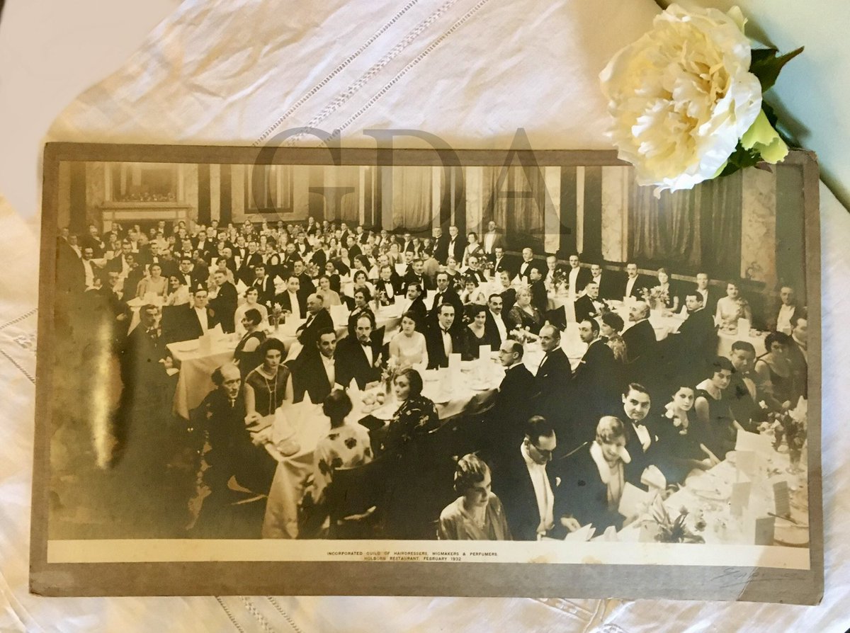 🎩🌟🎩🌟🎩🌟
A large 1932 photograph of a Guild dinner at the famous Holbon Restaurant, London by F Swaine.  £15 plus p&p
See it and more at,
Dieudonneart.com/antiques

#UKGiftAM #1930s #ukgifthour #photograph #collectables #sundayfringe #socialhistory #smartsocial #vintage