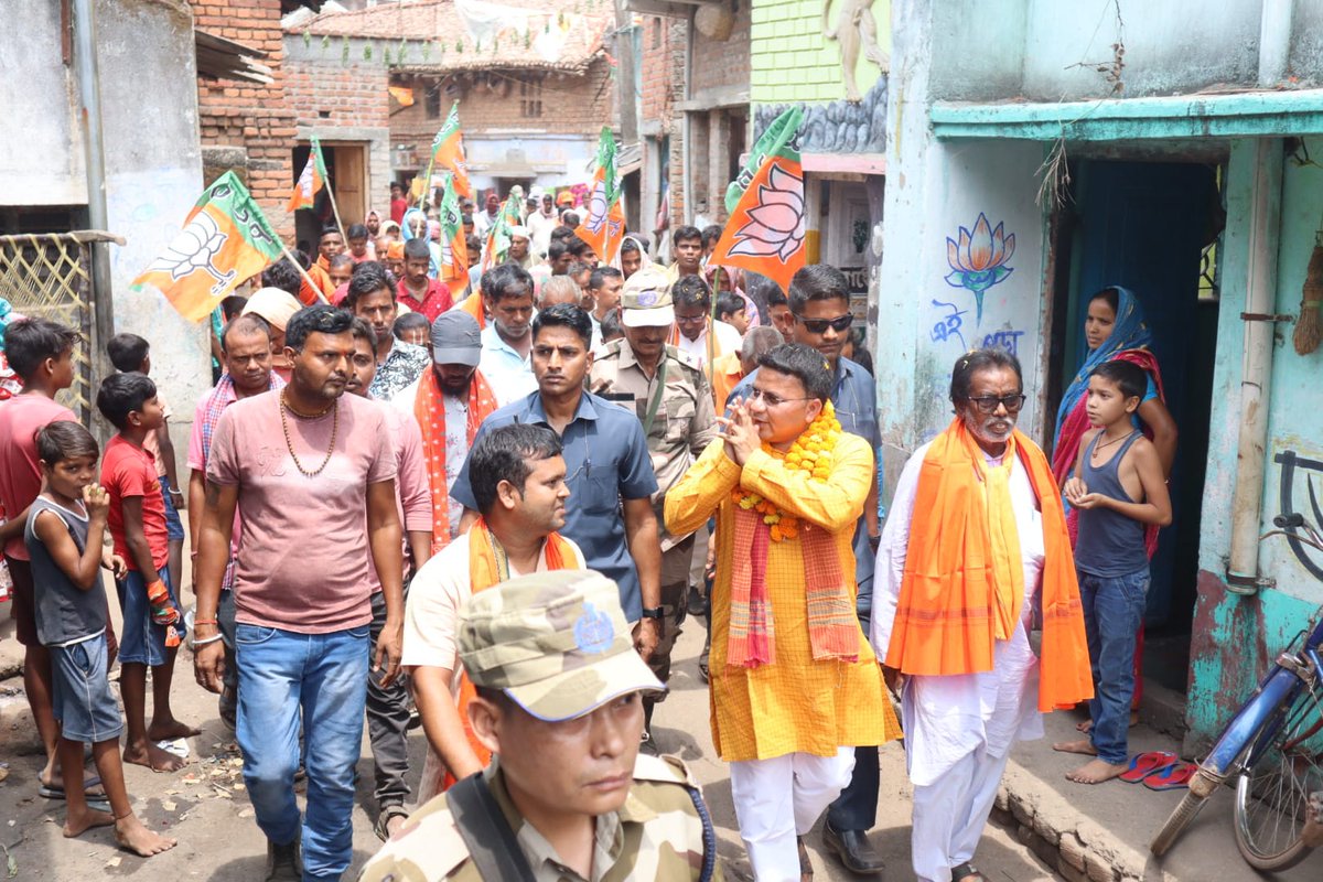 পুরুলিয়া লোকসভার জয়পুর বিধানসভার অন্তর্গত চেক্যা অঞ্চলের চেক্যা গ্রামে জনসম্পর্ক অভিযান।। #VoteForBJP #FirEkBaarModiSarkar #AbkiBaar400Paar #VikshitBharatVikshitPurulia